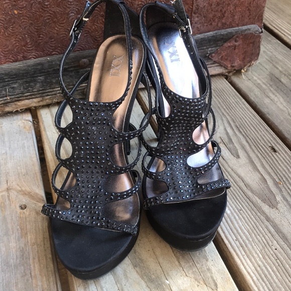 ❌ DONATED ❌ - 💚 3 for $12 💚 - XXI Heels - Picture 2 of 16